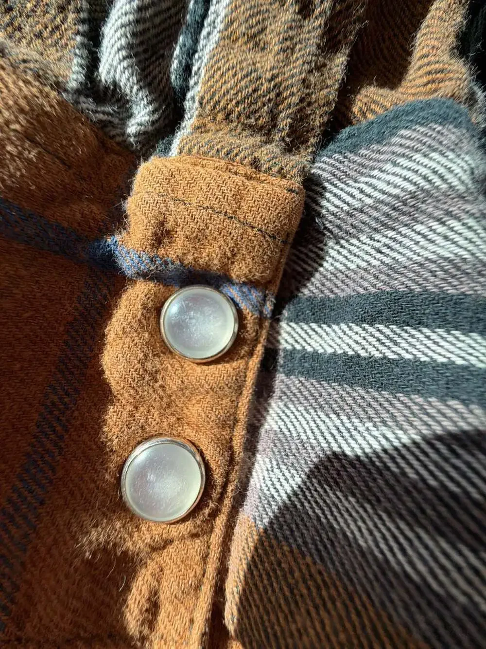 Levi's Men's Size M Brown Plaid Snap‎ Button Flannel Shirt